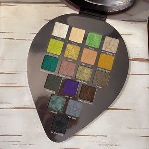 Jeffree Star Alien Eyeshadow Palette
